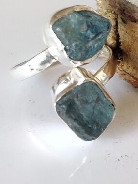 Raw Aquamarine Ring: 925 Sterling Silver Gemstone Ring